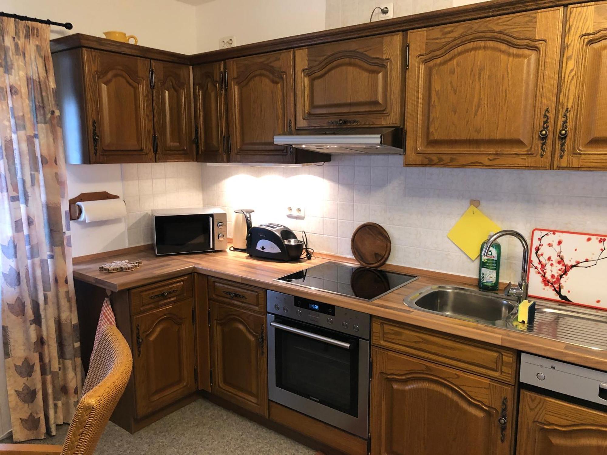 Schoene Ferienwohnung In Bahnhofsnaehe Fuer Urlaub, Studium Oder Arbeit Deggendorf Esterno foto