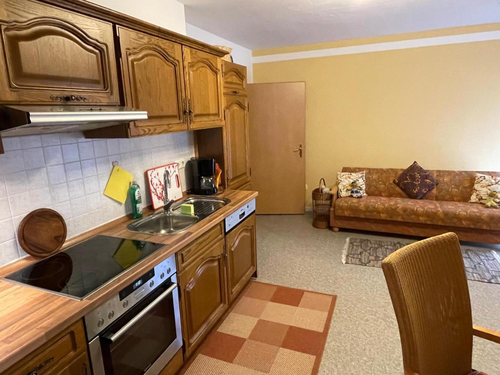 Schoene Ferienwohnung In Bahnhofsnaehe Fuer Urlaub, Studium Oder Arbeit Deggendorf Esterno foto
